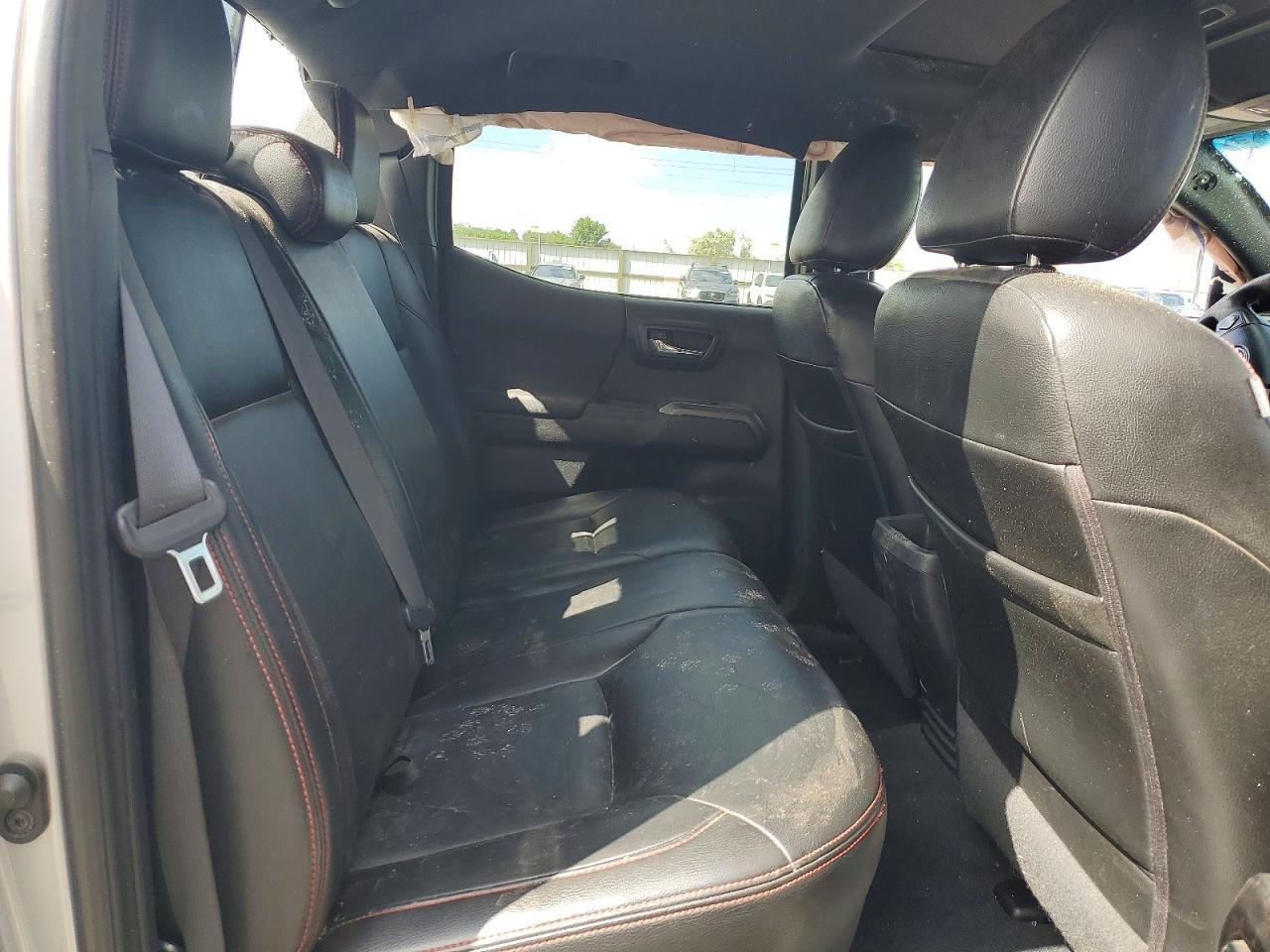2017 Toyota Tacoma SR V6
