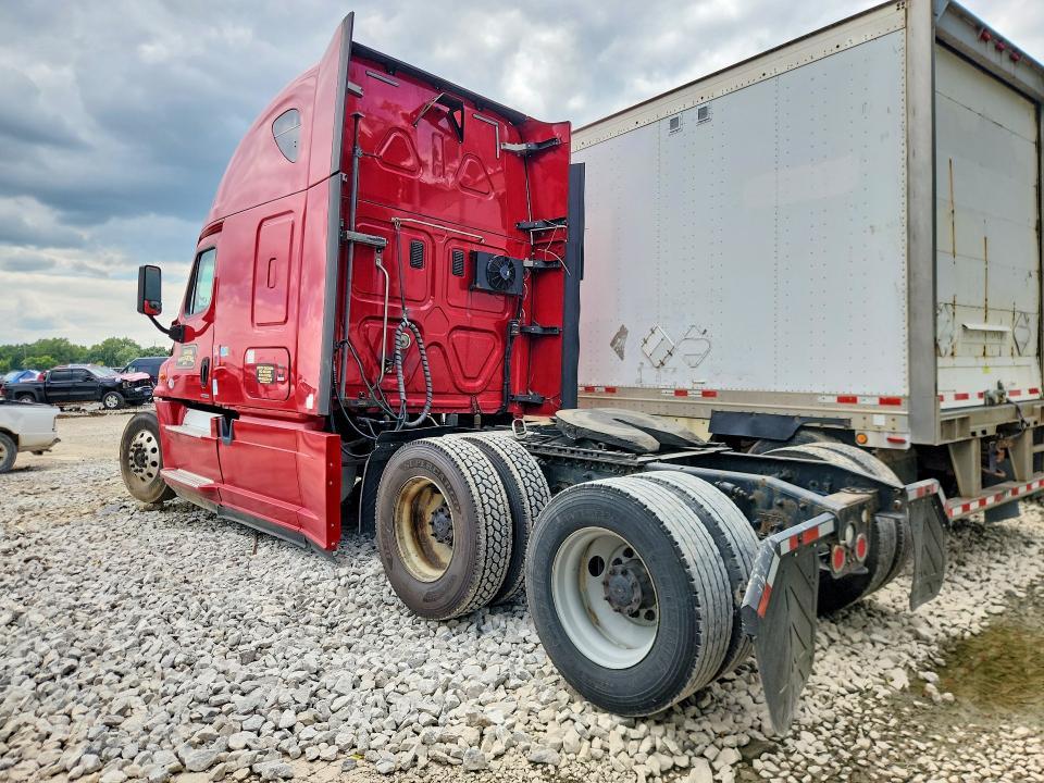 2015 Freightliner Cascadia Semi Truck