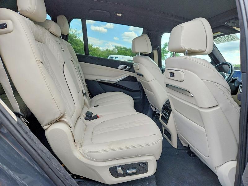 2024 BMW X7 M60i