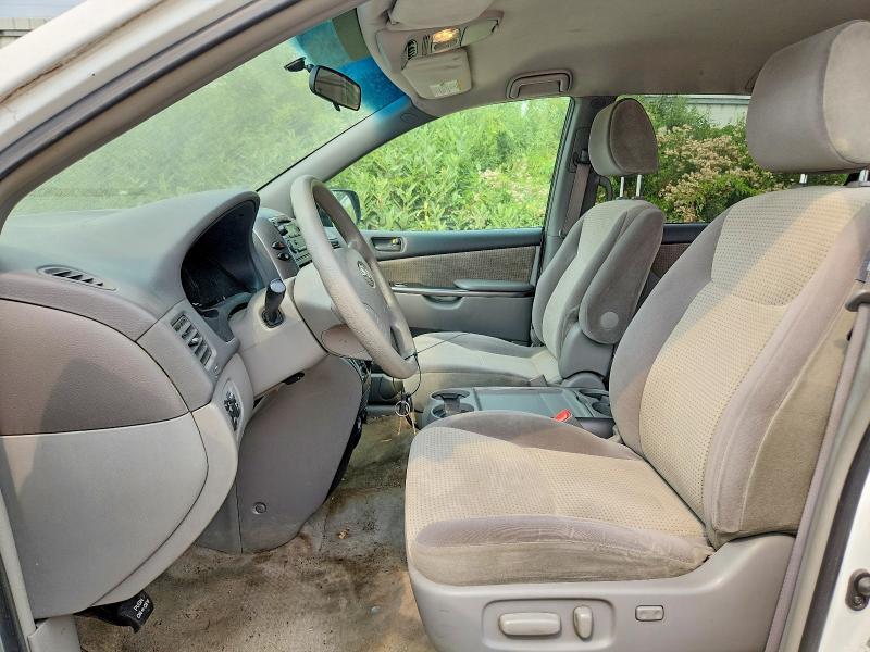 2009 Toyota Sienna le 8-passenger