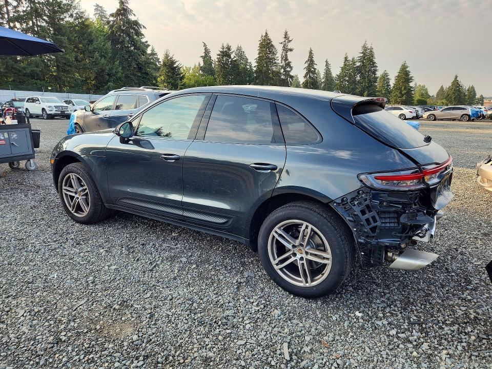 2023 Porsche Macan Base