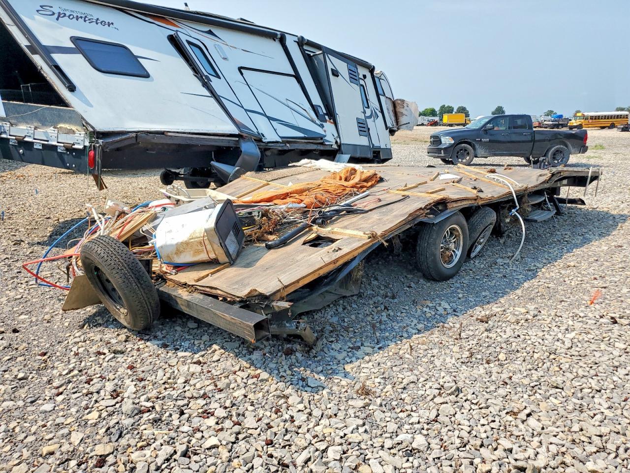 2015 Shadow Cruiser Recreational Vehicle (RV)