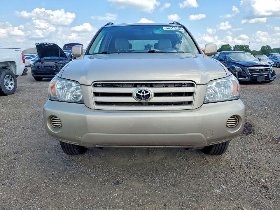 2004 Toyota Highlander Base