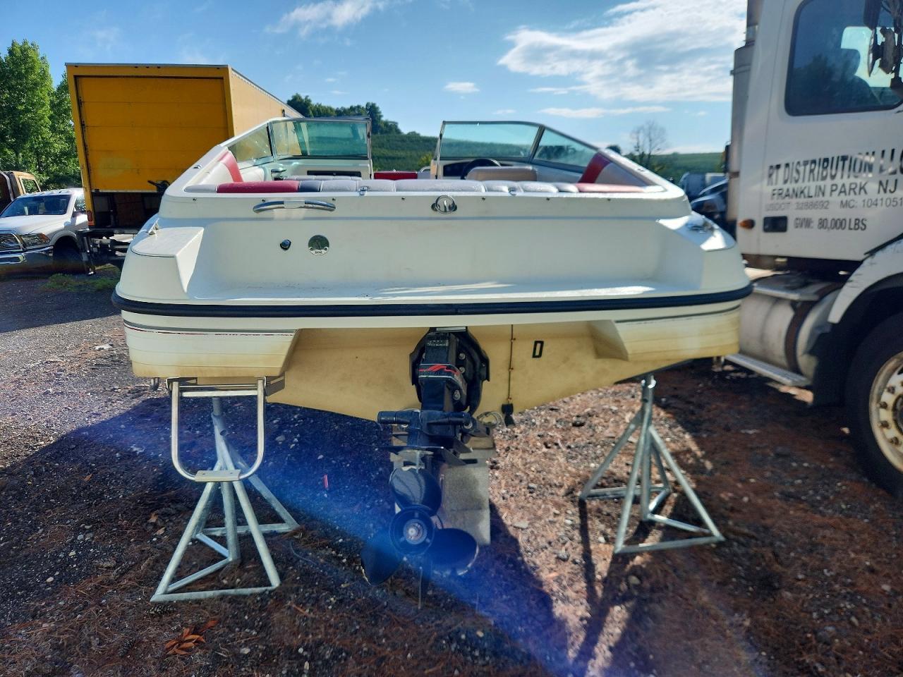 1992 Celebrity 190BR-Boat