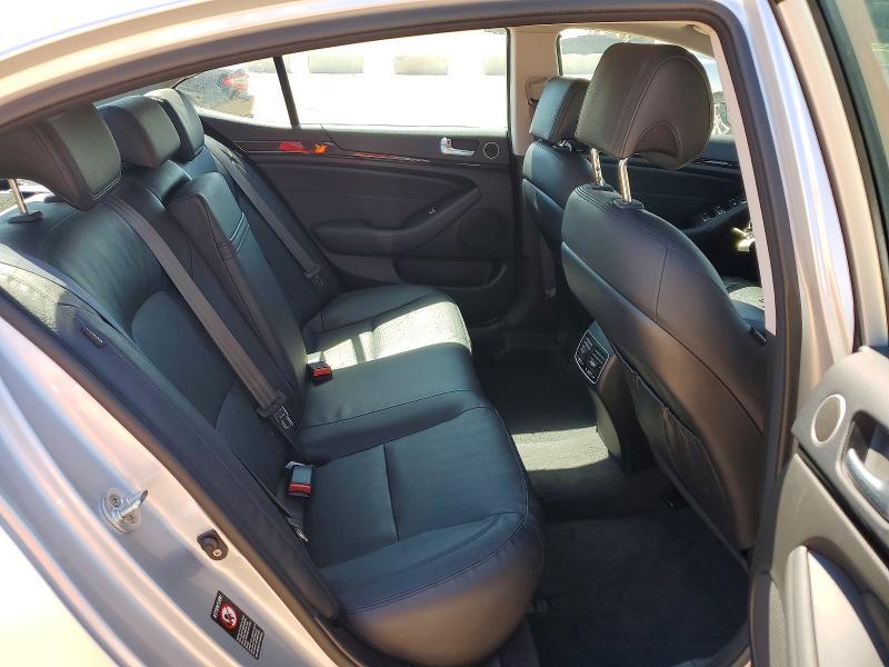 2016 KIA Cadenza Luxury