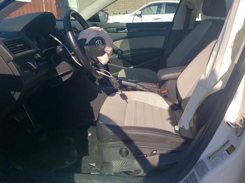 2015 Volkswagen Passat SE