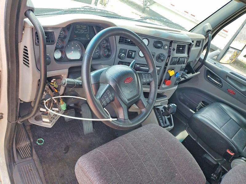 2017 Peterbilt 579 Semi Truck