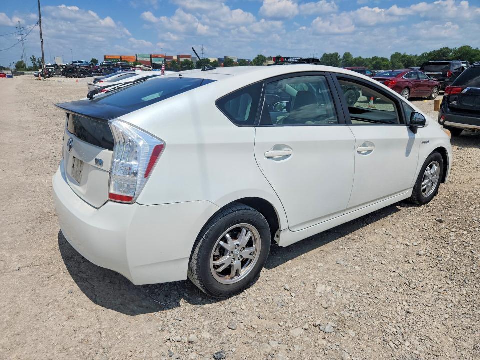 2010 Toyota Prius iii