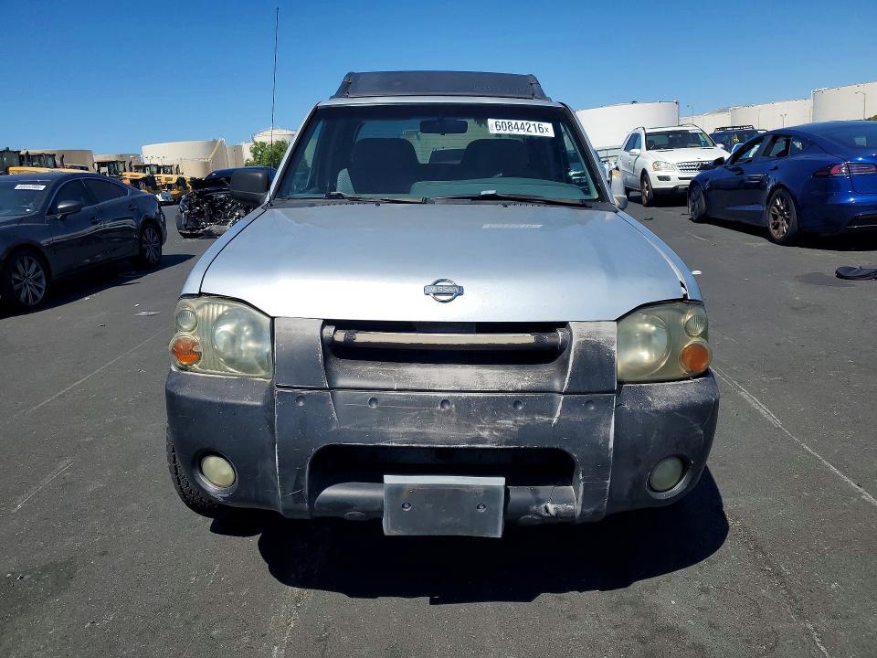 2001 Nissan Frontier Crew Cab XE/CREW Cab SE