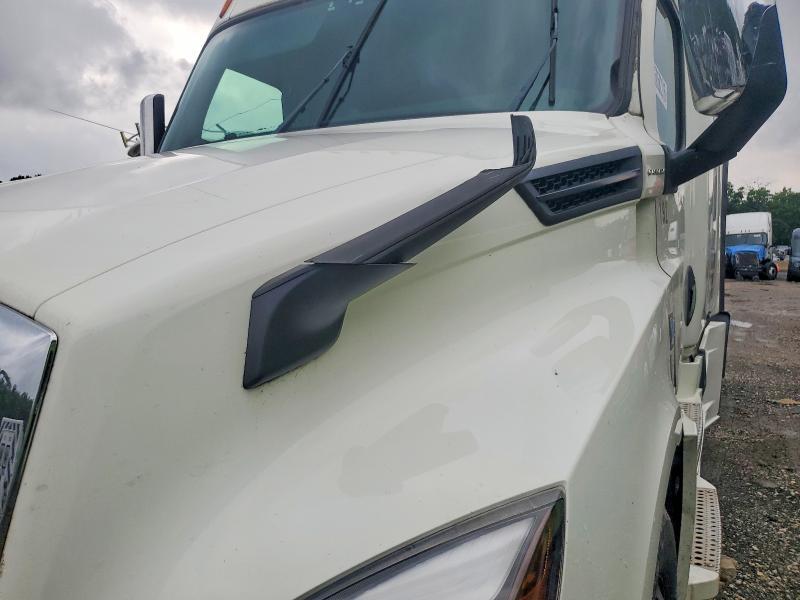2019 Freightliner Cascadia 126 Semi Truck
