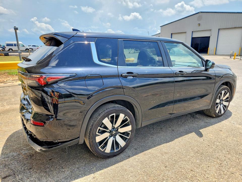 2025 Mitsubishi Outlander se