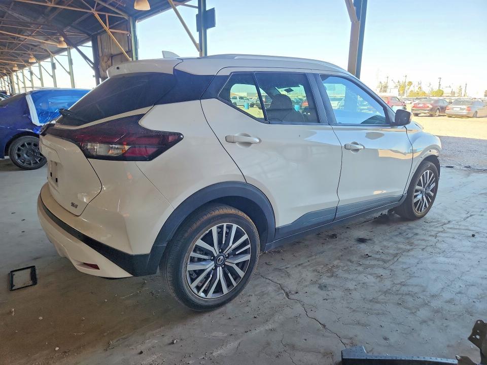 2021 Nissan Kicks sv