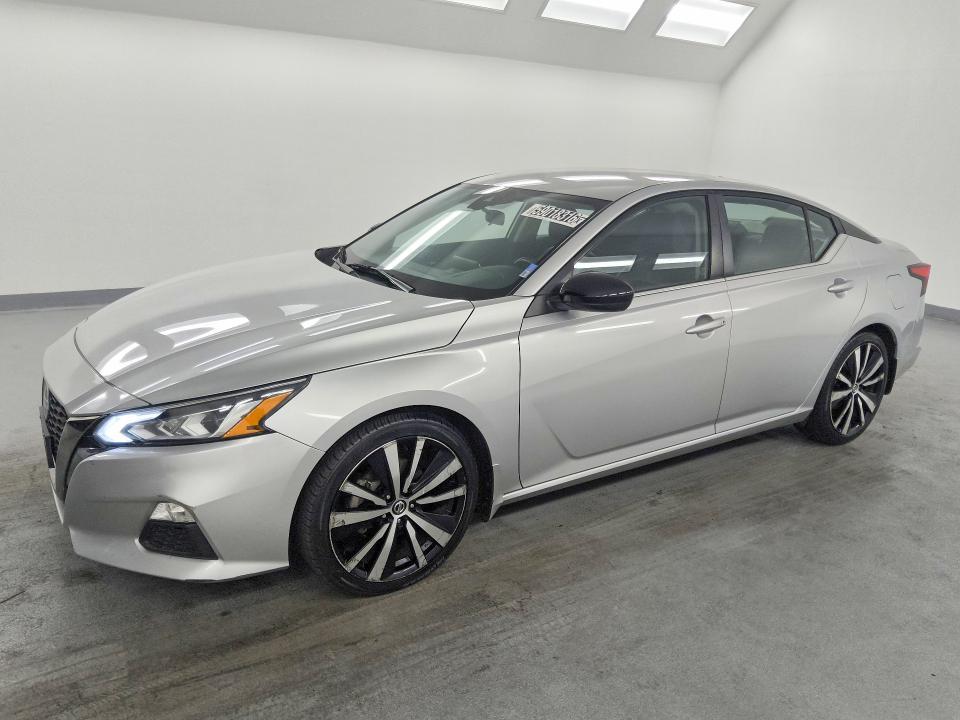 2022 Nissan Altima sr