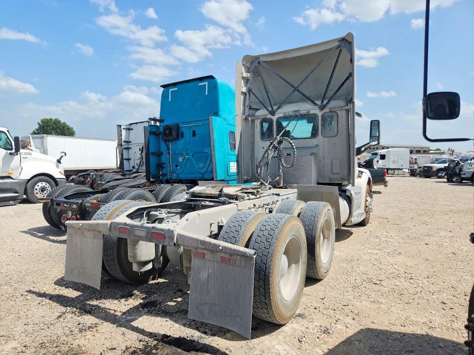 2020 Peterbilt 579 Semi Truck