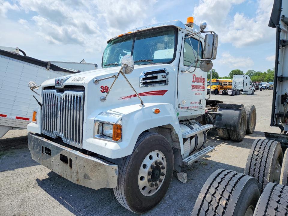 2019 Western Star 2019 Western Star 4700 Semi Truck