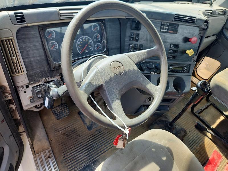 2007 Freightliner Columbia 120 Semi Truck