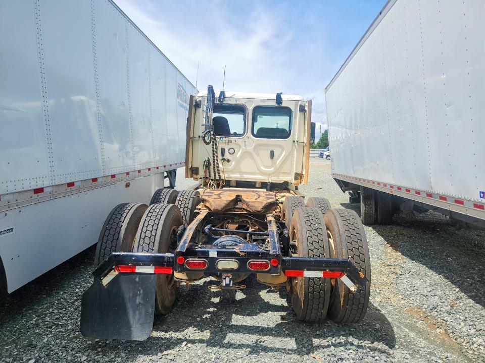 2021 Freightliner Cascadia 126 Semi Truck