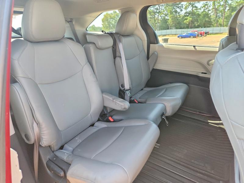 2022 Toyota Sienna xle