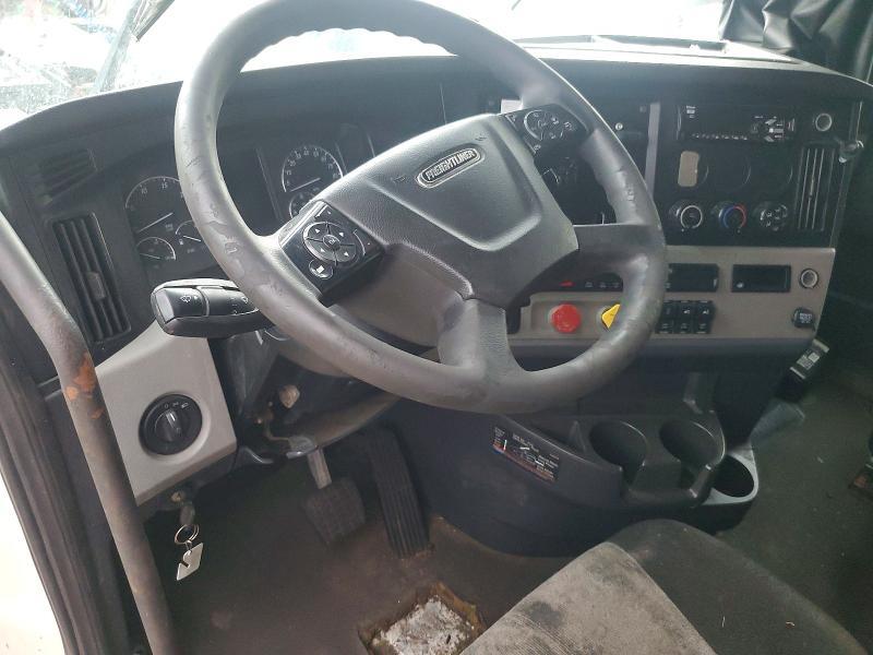 2018 Freightliner Cascadia Semi Truck