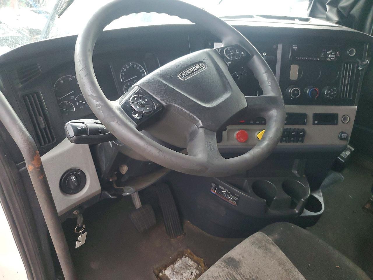 2018 Freightliner Cascadia Semi Truck