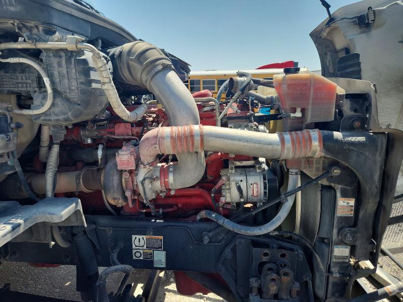 2019 Peterbilt 579 Semi Truck