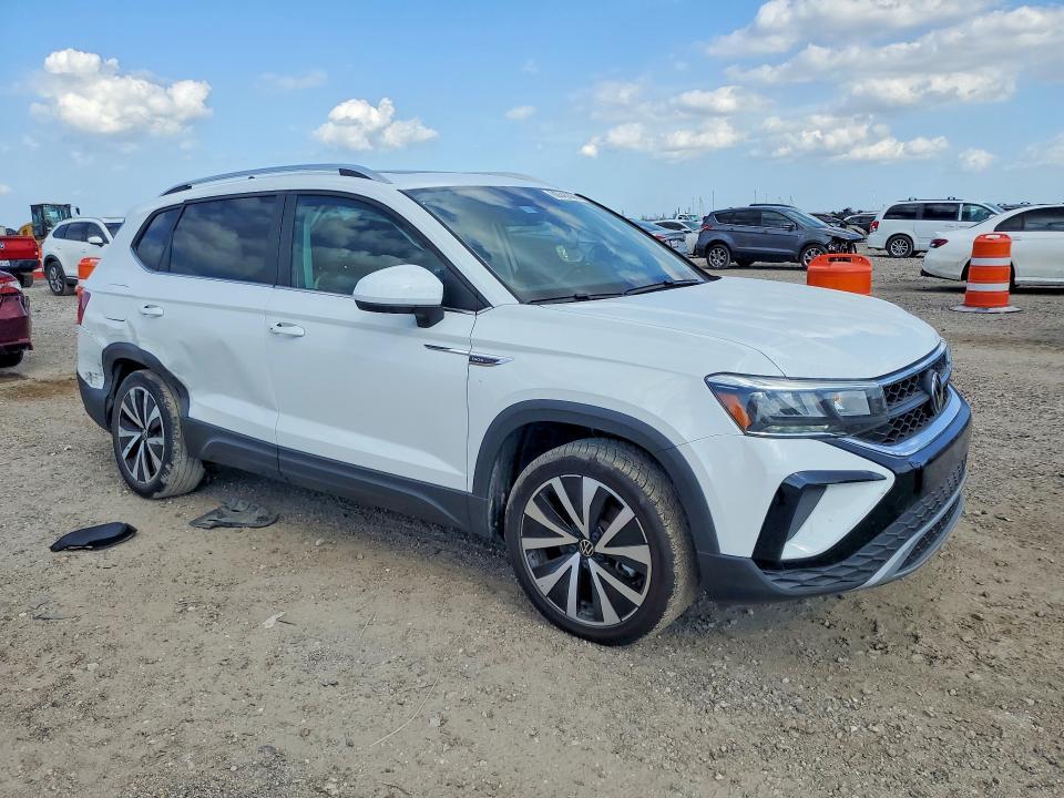 2024 Volkswagen Taos SE