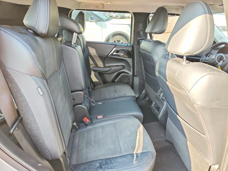 2023 Mitsubishi Outlander se