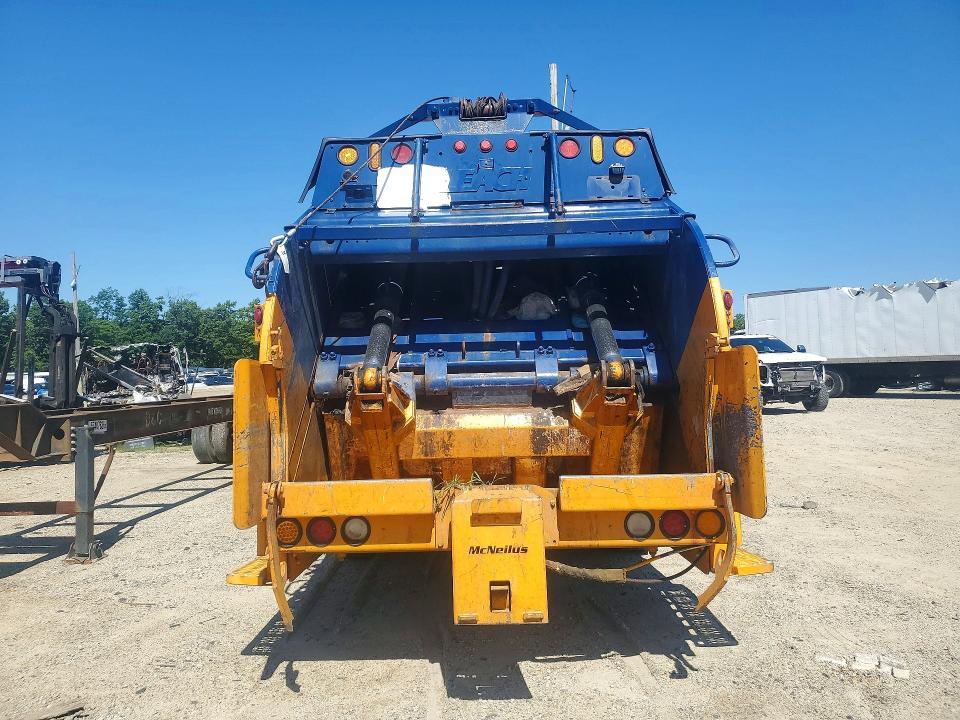 2008 Volvo VHD Refuse Truck