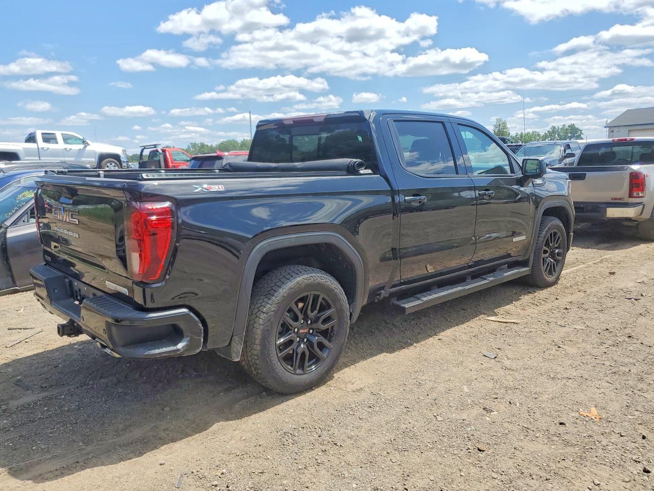 2025 GMC Sierra K1500 Elevation