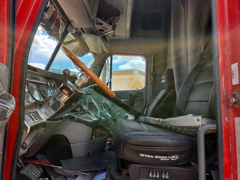 2001 Freightliner CST120 Semi Truck