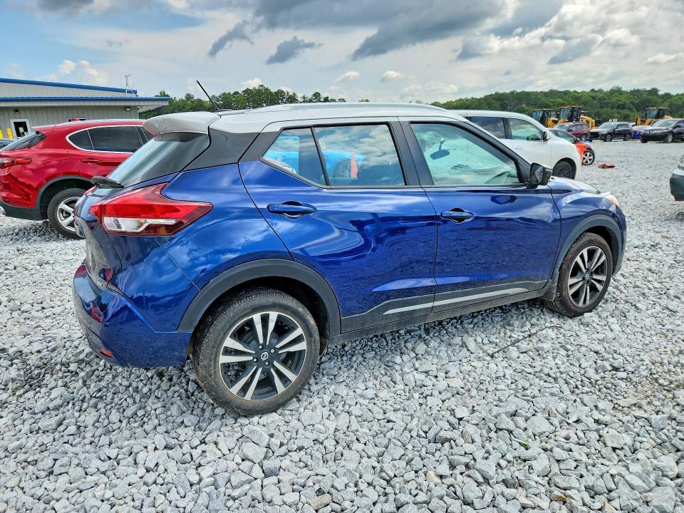2019 Nissan Kicks sr