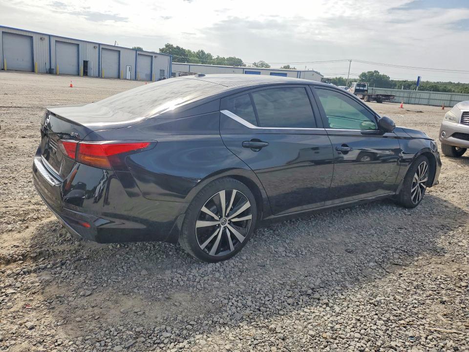 2021 Nissan Altima SR