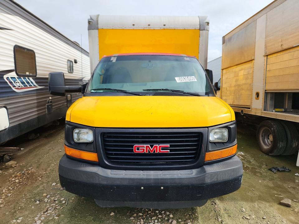 2014 GMC Savana BOX Truck