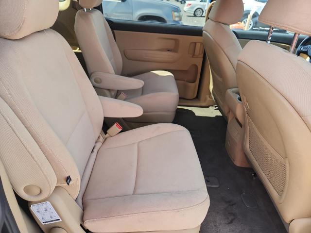 2015 KIA Sedona lx