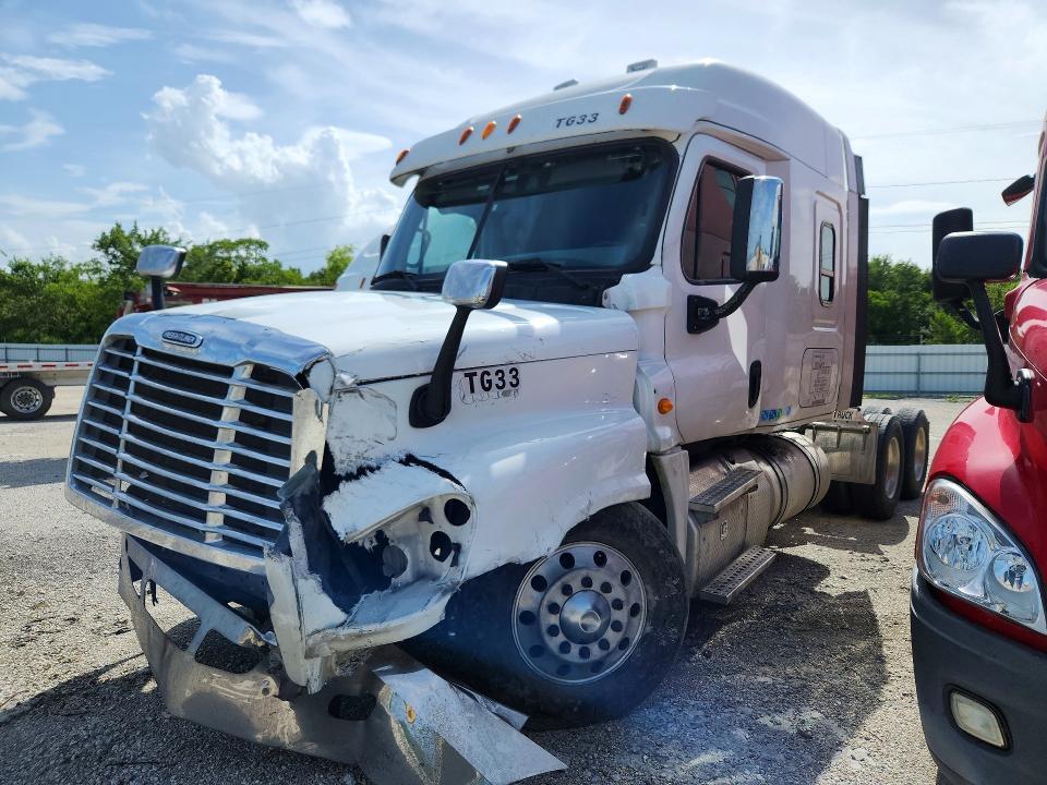 2014 Freightliner Cascadia Semi Truck