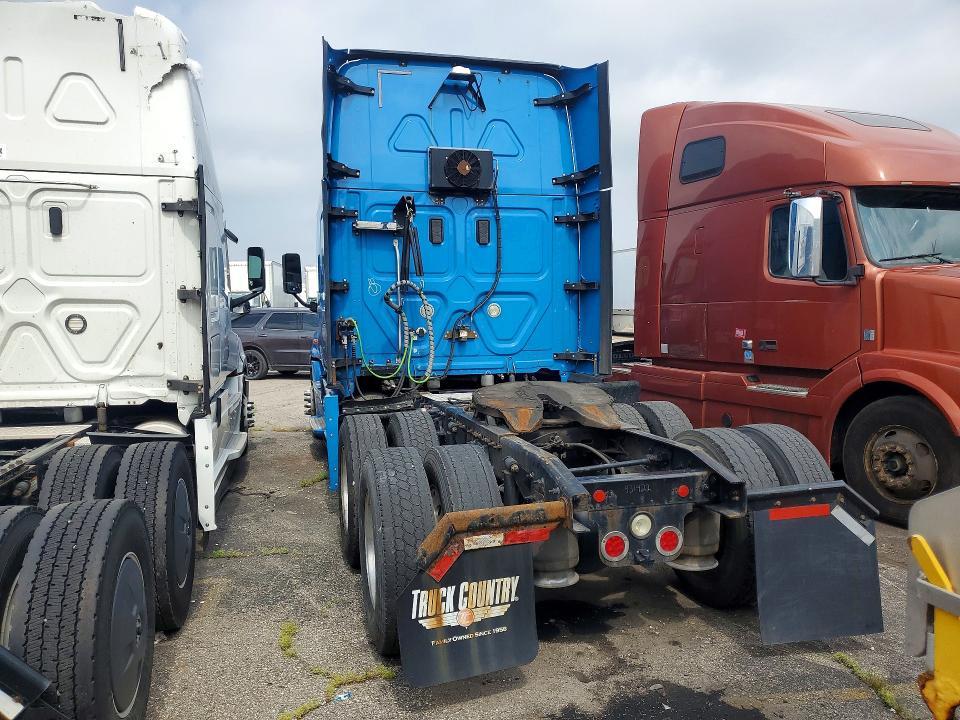 2017 Freightliner Cascadia 125