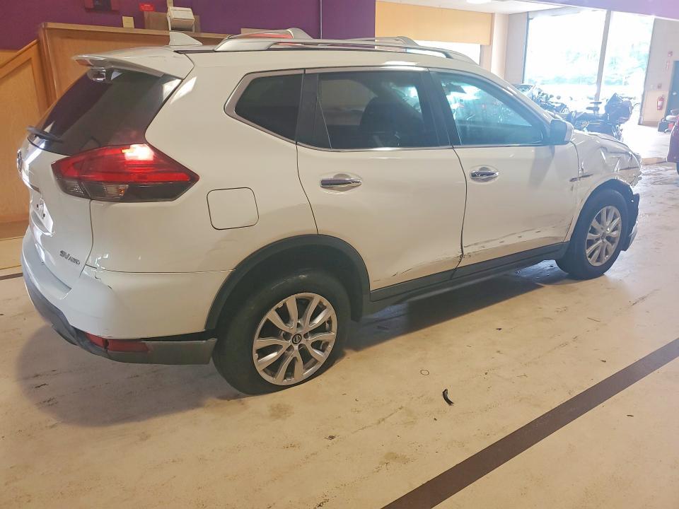 2017 Nissan Rogue sv