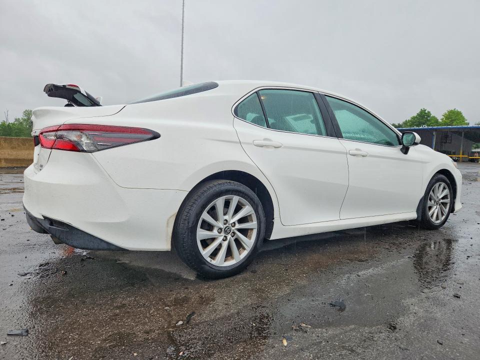 2022 Toyota Camry le