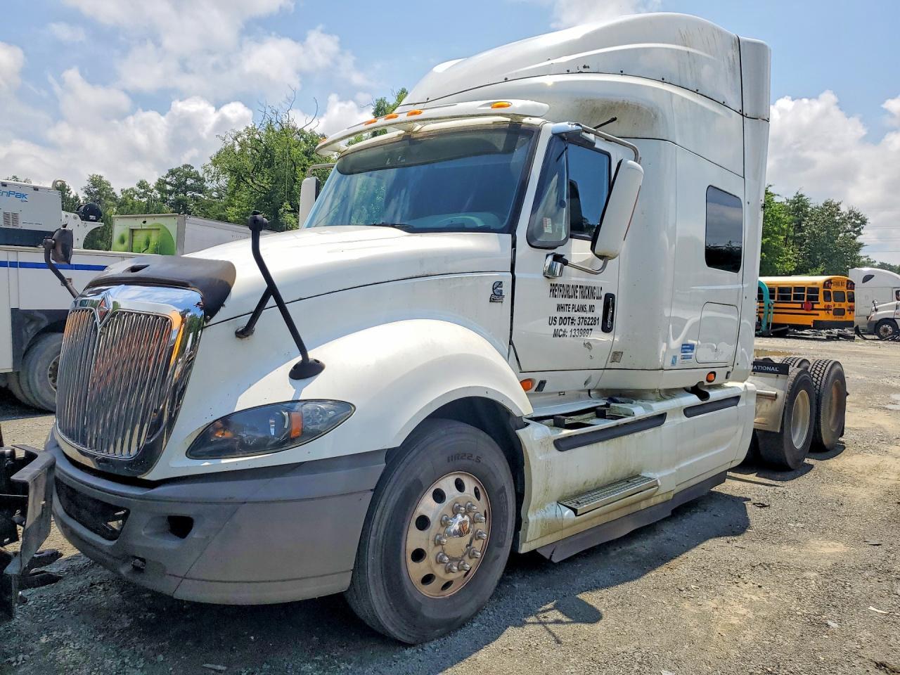 2017 International Prostar Semi Truck
