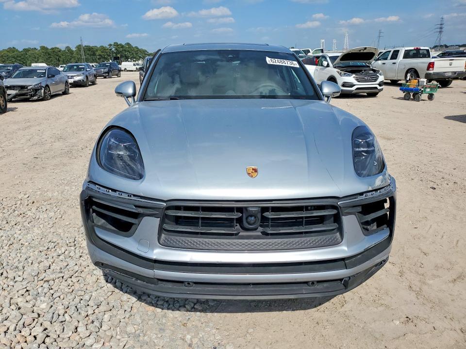 2026 Porsche Macan Base