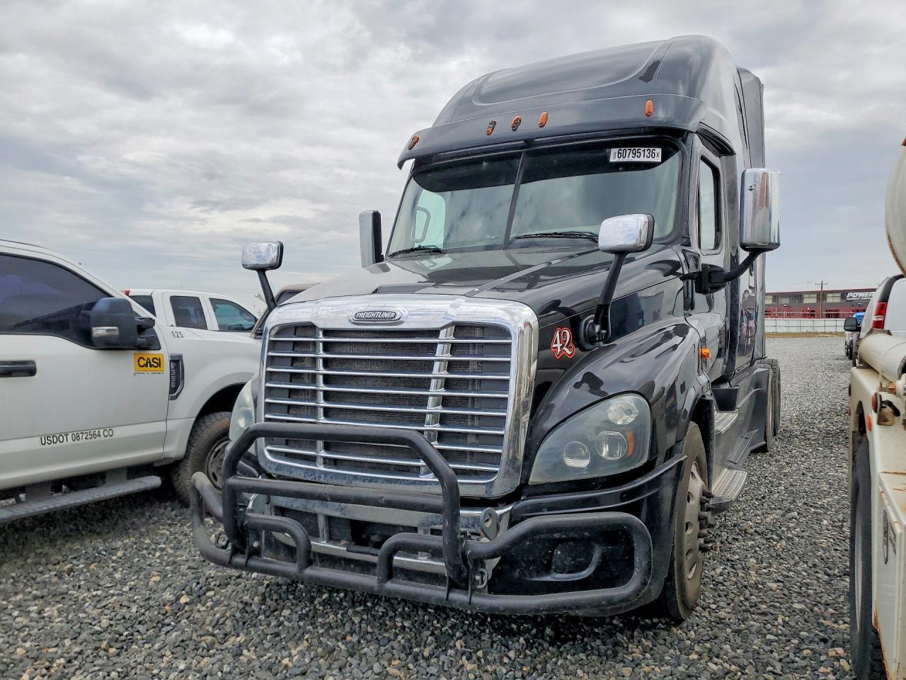 2017 Freightliner Cascadia 125 Semi Truck