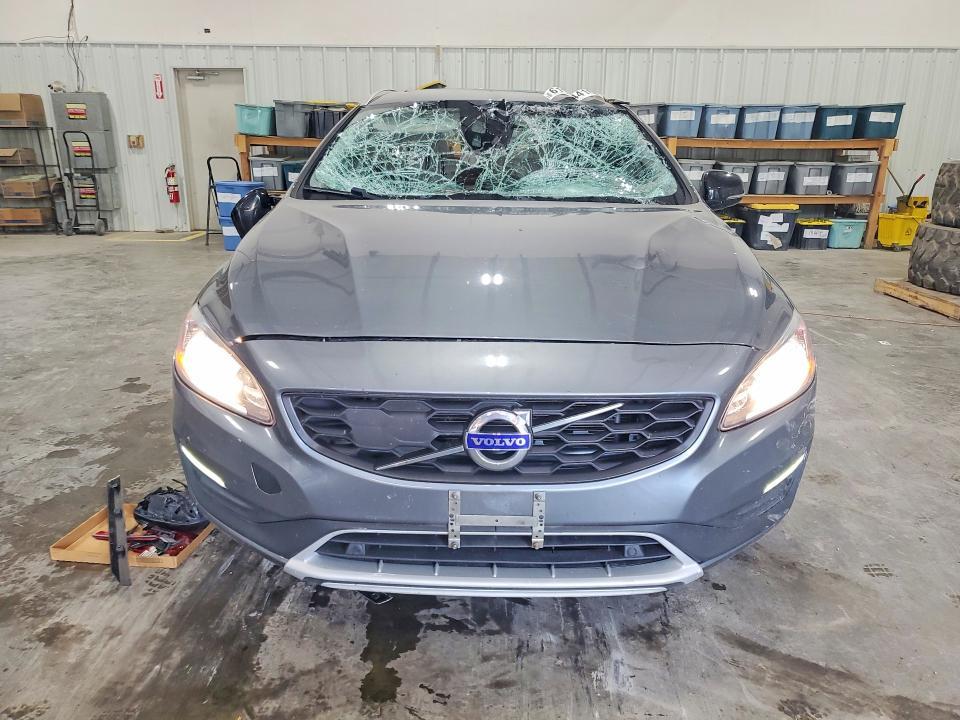 2018 Volvo V60 Cross Country Premier