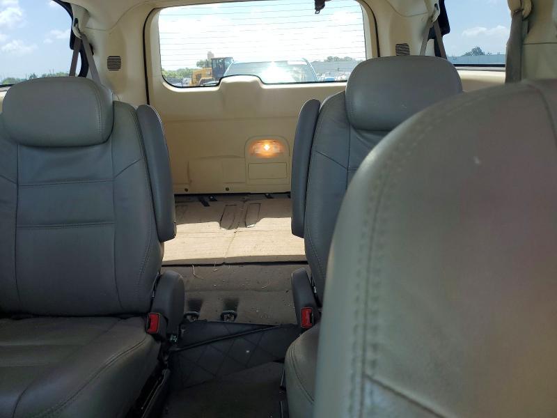 2009 Chrysler Town & Country lx