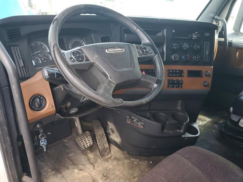 2019 Freightliner Cascadia 126 Semi Truck