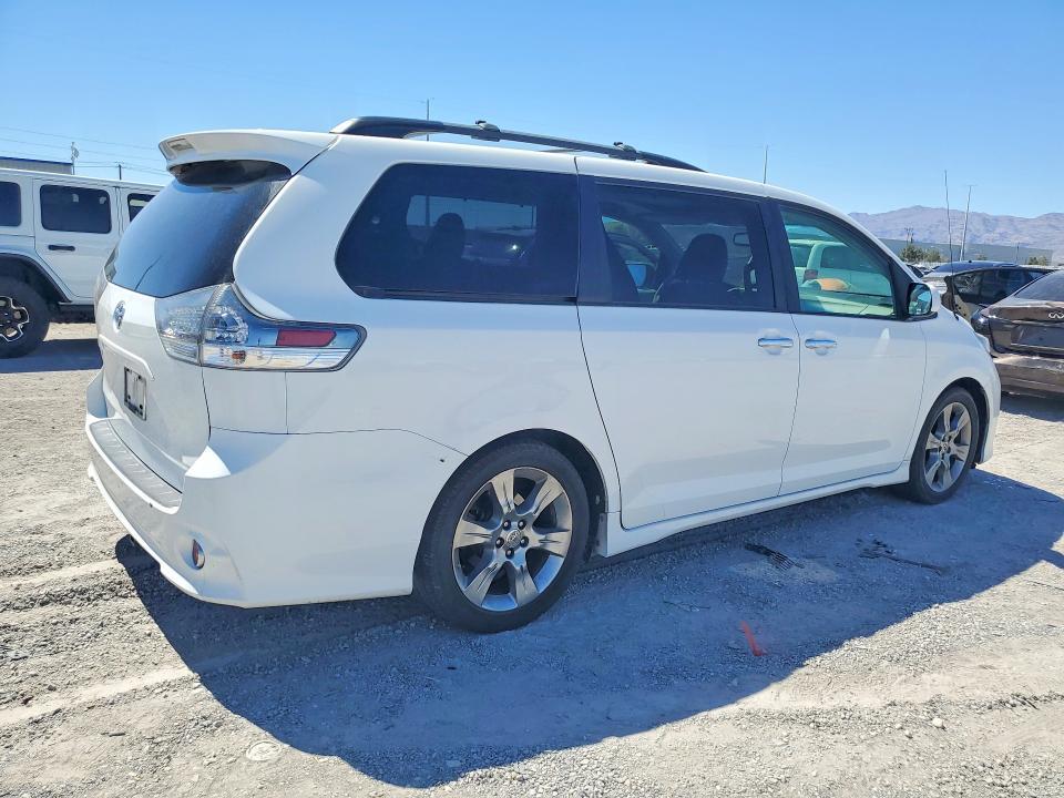 2014 Toyota Sienna Sport
