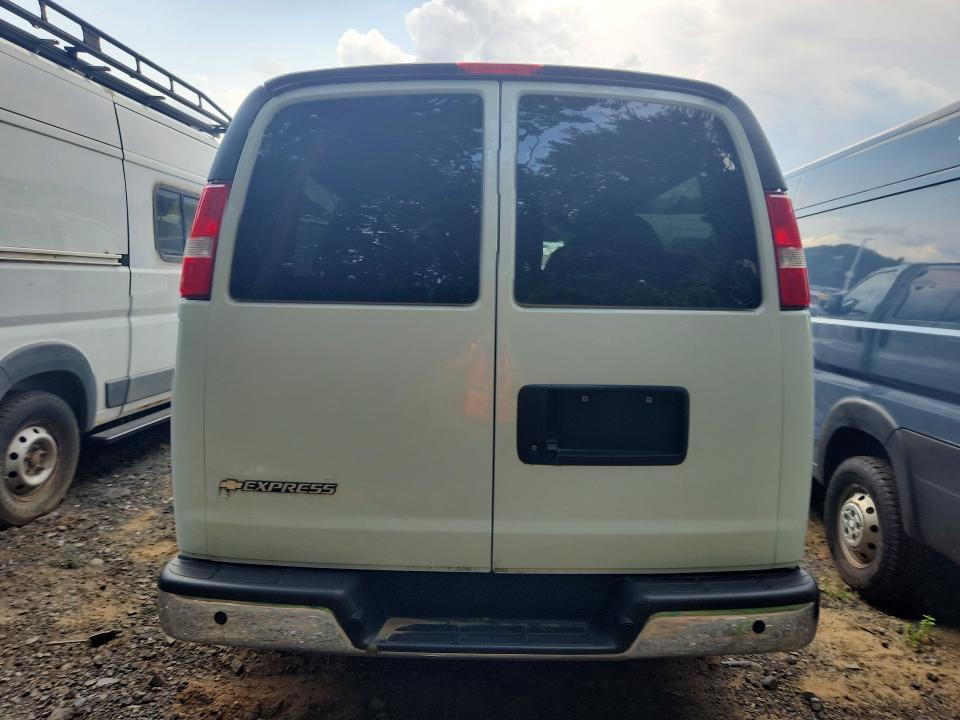 2023 Chevrolet Express G3500 LS