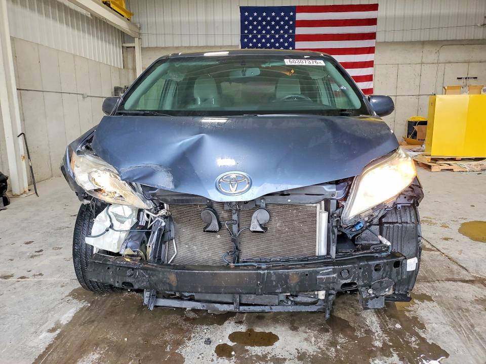 2015 Toyota Sienna le