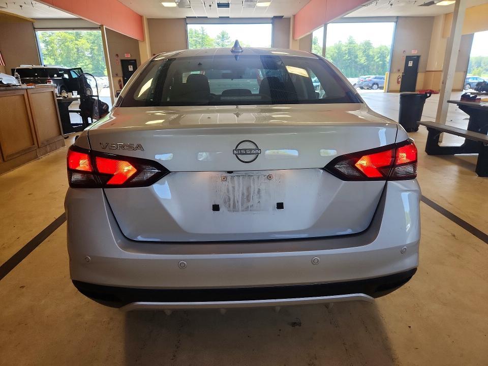 2025 Nissan Versa sv