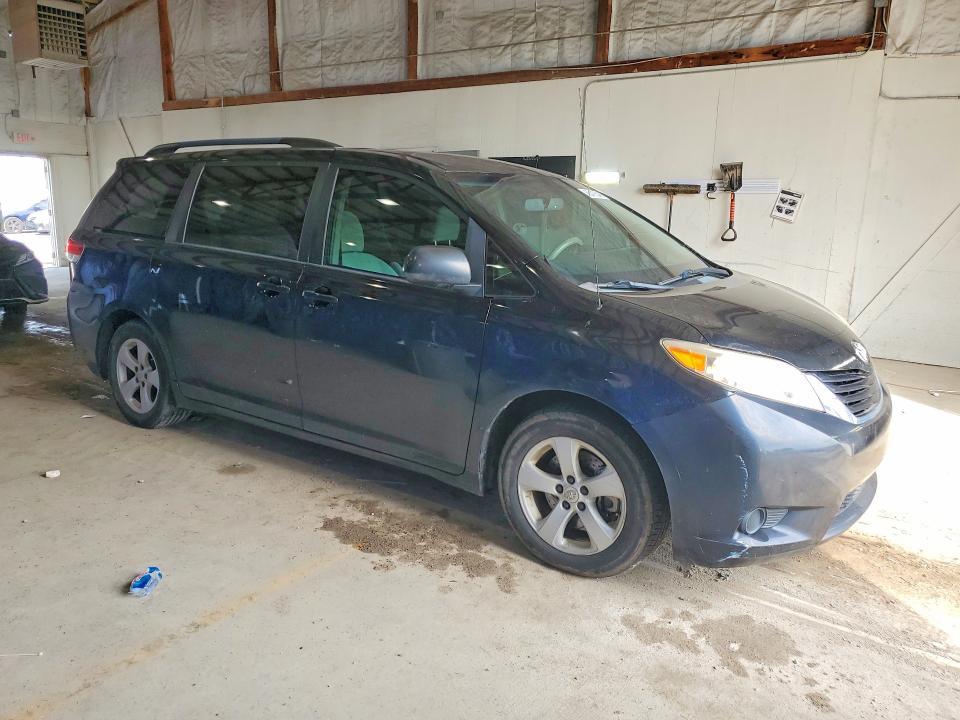 2011 Toyota Sienna le