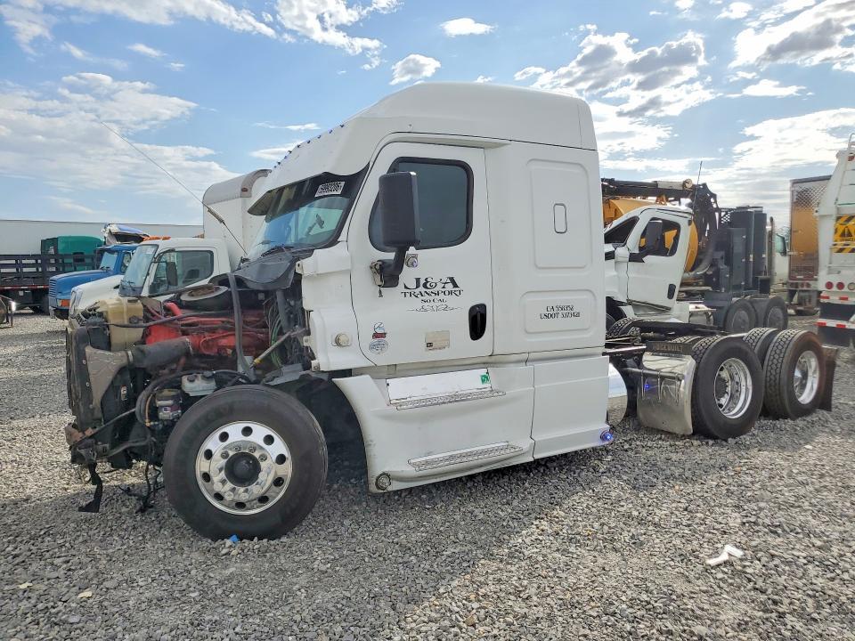 2015 Freightliner Cascadia 125